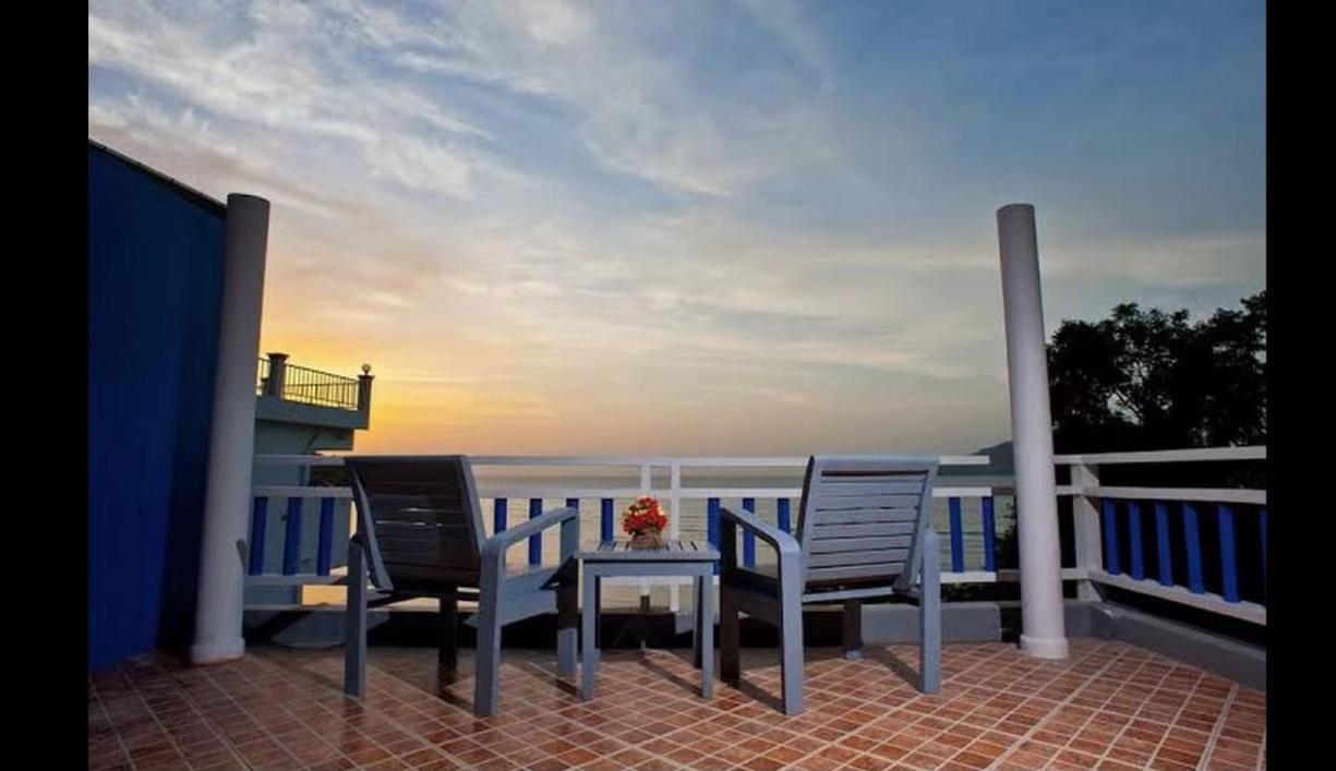 At Sea Patong Exterior foto